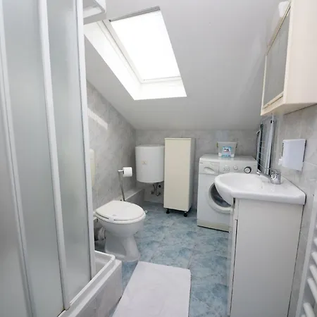 Apartman Fuer 4 Personen Ca 40 Qm In Njivice, Kvarner Bucht Krk