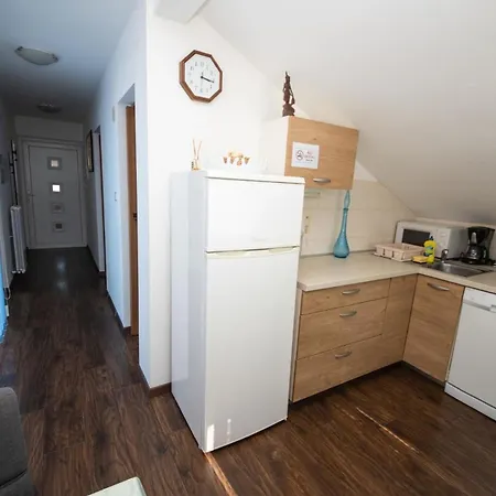 Apartman Fuer 4 Personen Ca 40 Qm In Njivice, Kvarner Bucht Krk