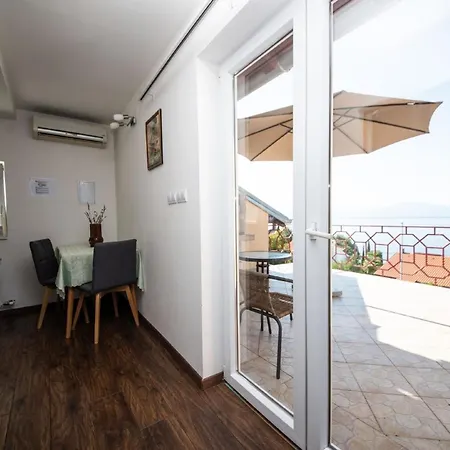 Fuer 4 Personen Ca 40 Qm In Njivice, Kvarner Bucht Krk Apartman *
