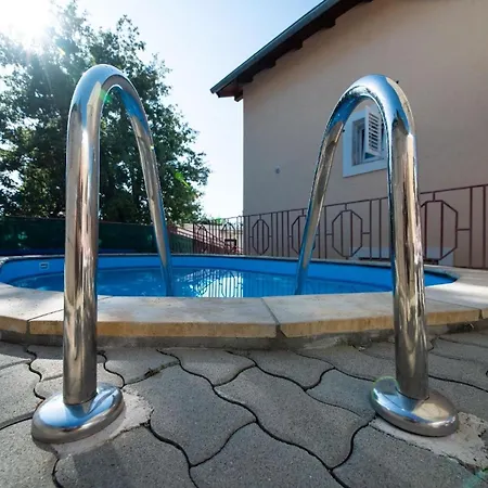 Fuer 4 Personen Ca 40 Qm In Njivice, Kvarner Bucht Krk Apartman Njivice